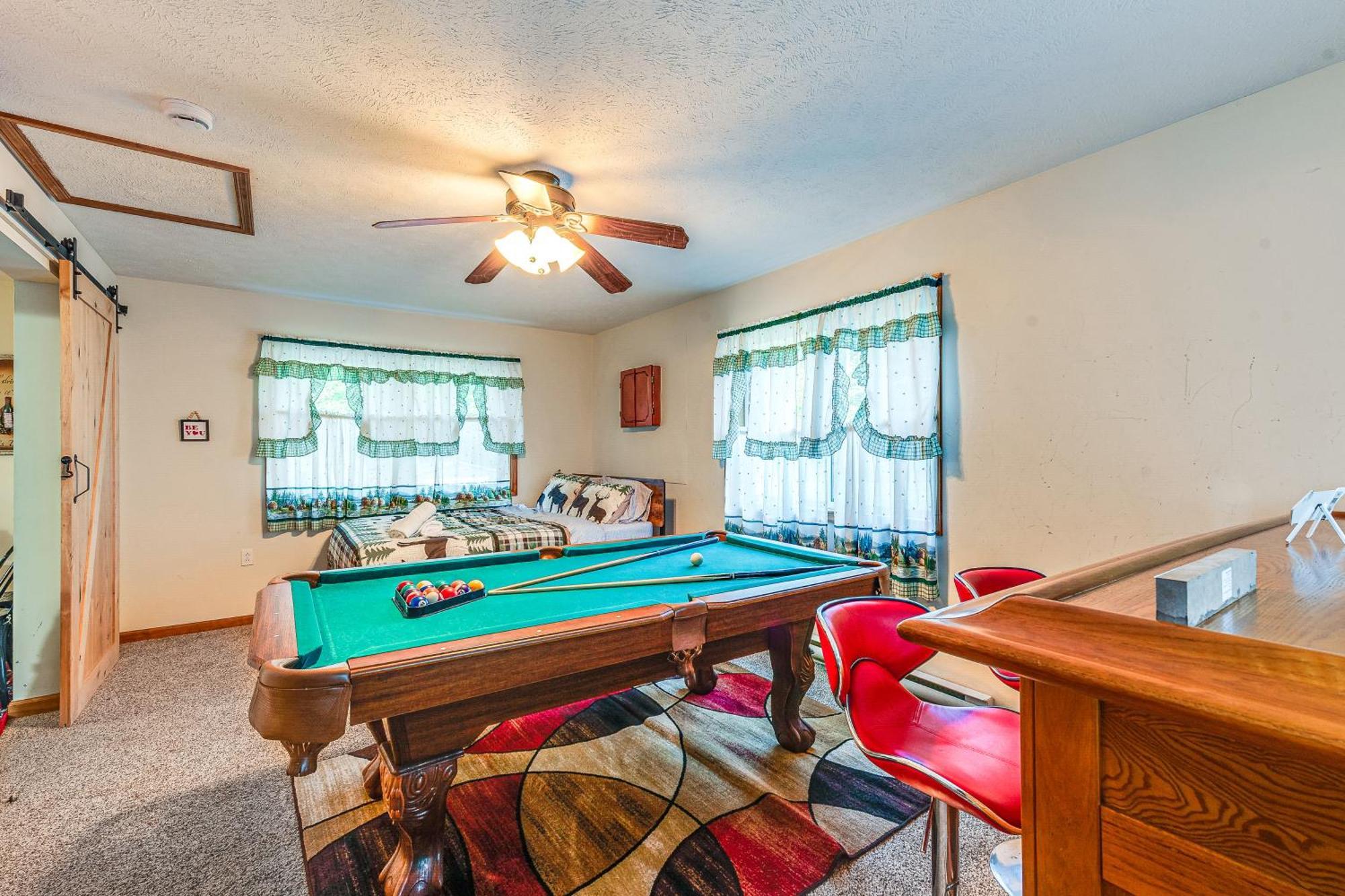 Pet-Friendly Pocono Lake Oasis With Hot Tub! Kültér fotó