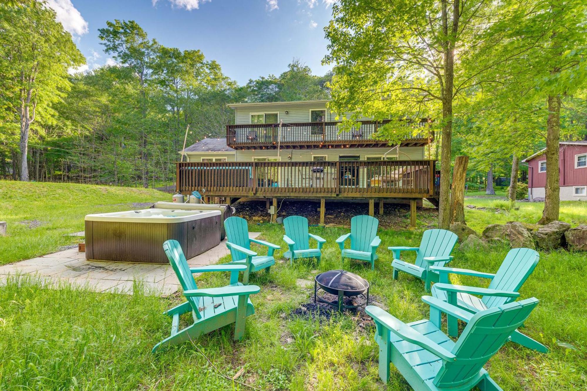 Pet-Friendly Pocono Lake Oasis With Hot Tub! Kültér fotó